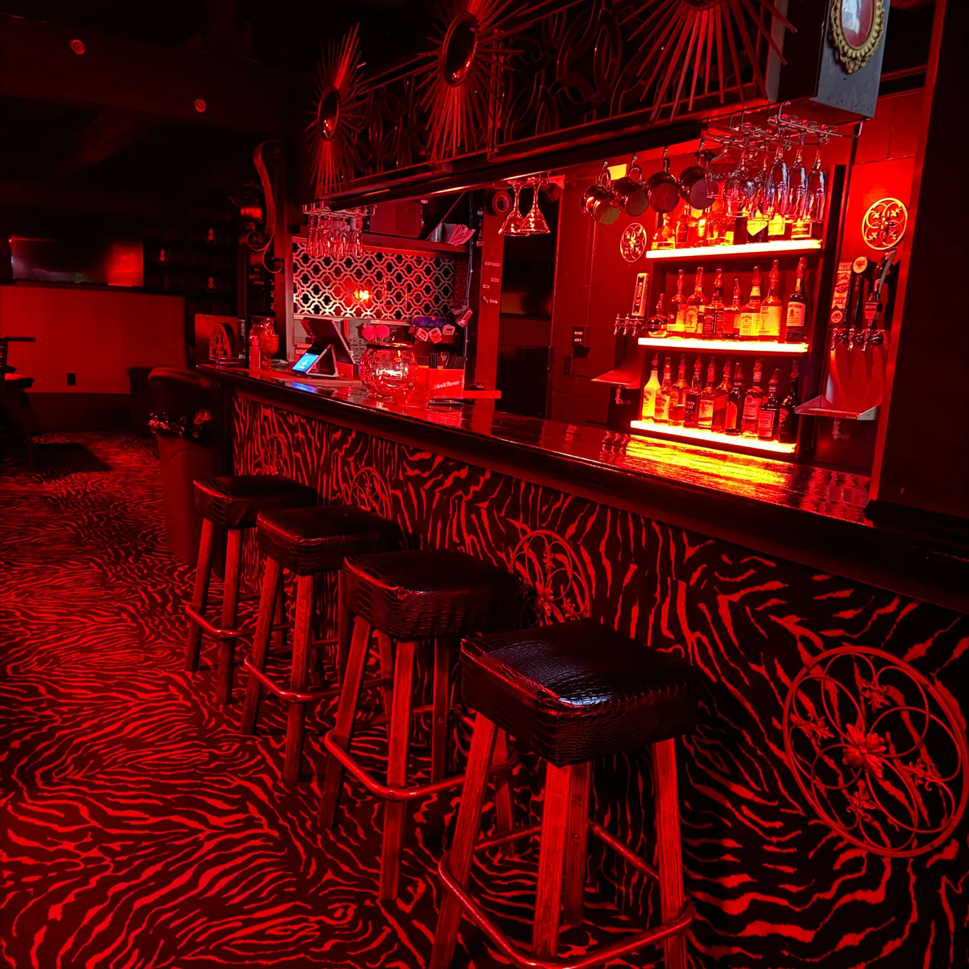 Club Sinrock Fairbanks lounge