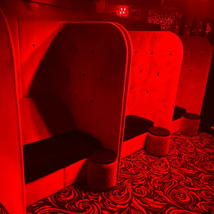 Club Sinrock Renton lounge